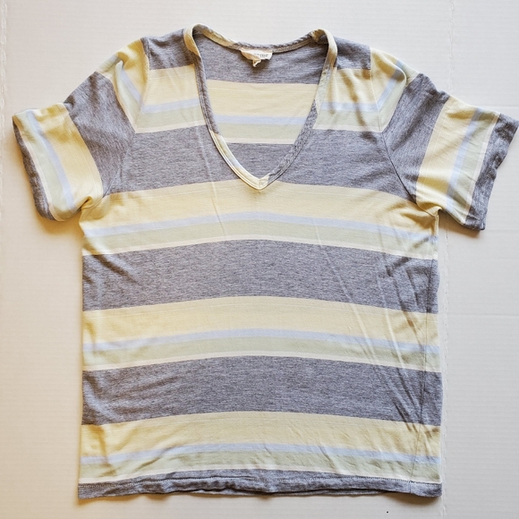 Wilfred Free V-neck Tshirt - Picture 4 of 6